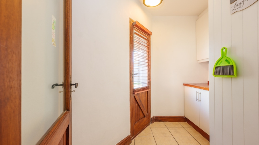 5 Bedroom Property for Sale in Bredasdorp Western Cape